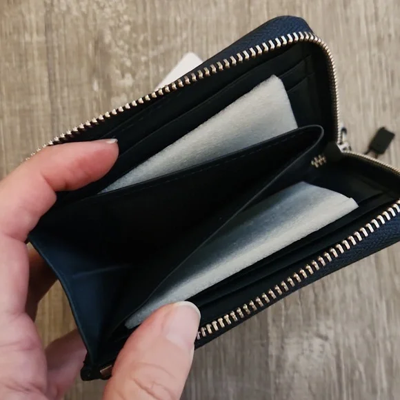 NWT Bagginton Leather Wallet Navy Blue - Picture 6 of 7